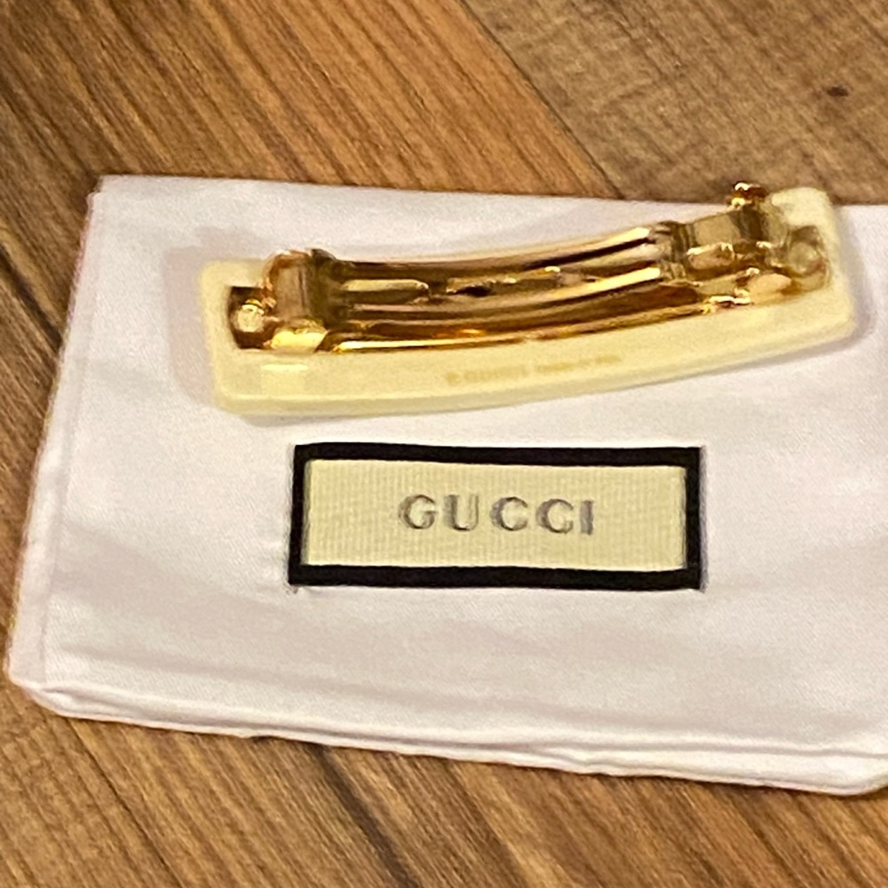 Gucci Cream Crystal Logo Hair Barrette - Picture 2 of 6